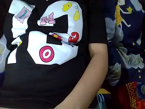 Snapshot of Mine-999 chatting on 10/29/25, 01:24 Mine-999 online show from 10/29/25, 01:24