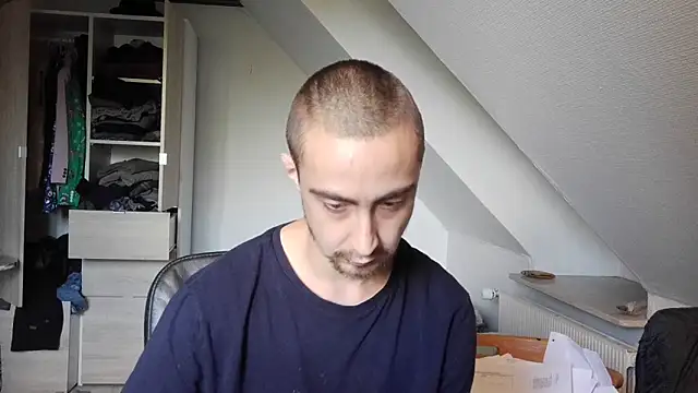 Stephanien online show from 09/28/25, 09:14