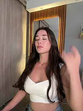 Snapshot of FridaKlein chatting on 12/11/24, 10:06 FridaKlein online show from 12/11/24, 10:06