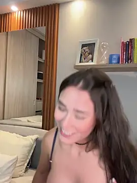 Snapshot of FridaKlein chatting on 02/25/25, 12:14 FridaKlein online show from 02/25/25, 12:14