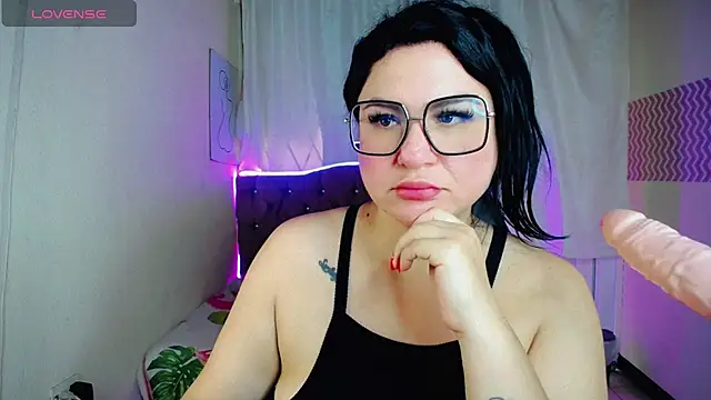 Snapshot of _curvy_latina chatting on 03/18/25, 12:14 curvy latina online show from 03/18/25, 12:14