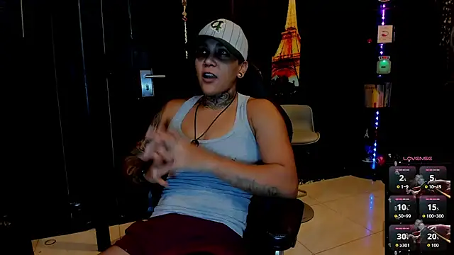 ZhoeStrong online show from 10/09/25, 10:41