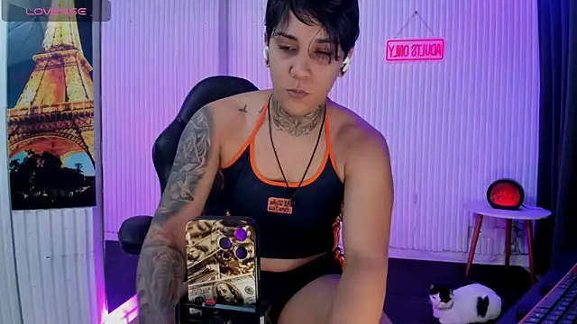ZhoeStrong online show from 06/04/26, 09:59