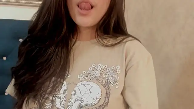 sofiaclauss online show from 02/26/25, 07:53