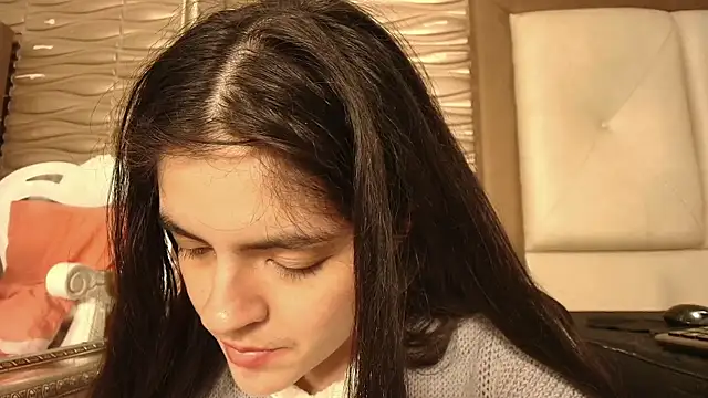 sofiaclauss online show from 10/15/25, 07:41