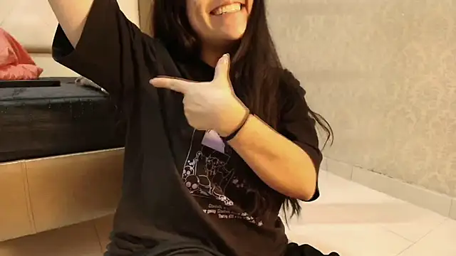 sofiaclauss online show from 10/24/25, 10:28