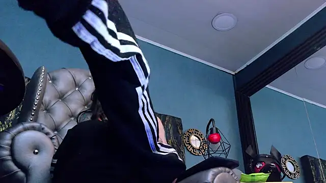 LusstCruella online show from 04/16/26, 09:39