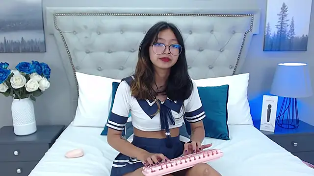 Yommi Winx online show from 01/15/25, 01:34