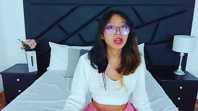 Yommi Winx online show from 02/07/25, 03:45