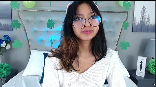 Yommi Winx online show from 03/18/25, 10:03