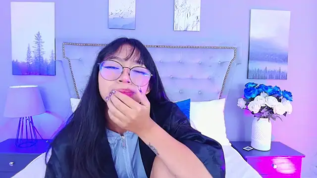 Yommi Winx online show from 10/04/25, 01:14