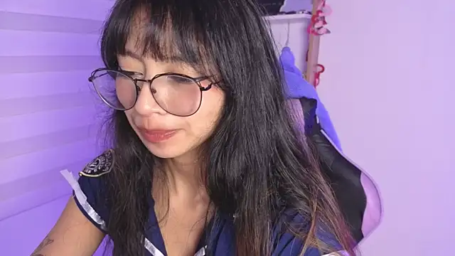 Yommi Winx online show from 11/12/25, 02:12