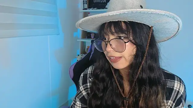 Yommi Winx online show from 01/16/26, 07:34