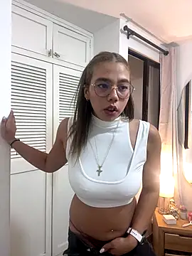 Snapshot of Martina_Miiller chatting on 10/01/25, 04:18 Martina Miiller online show from 10/01/25, 04:18