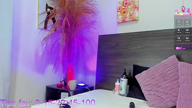 Snapshot of Martina_Miiller chatting on 10/08/25, 12:58 Martina Miiller online show from 10/08/25, 12:58