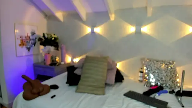Snapshot of Martina_Miiller chatting on 04/04/26, 01:08 Martina Miiller online show from 04/04/26, 01:08