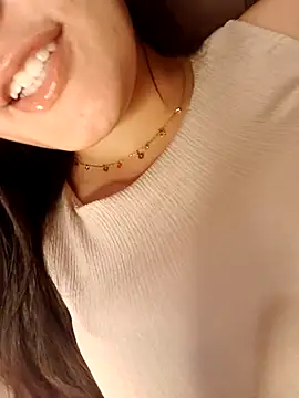 Snapshot of im_here- chatting on 02/20/25, 11:43 im here- online show from 02/20/25, 11:43