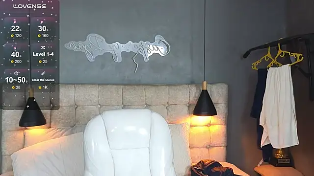 Laia and Aloby online show from 11/19/25, 10:10