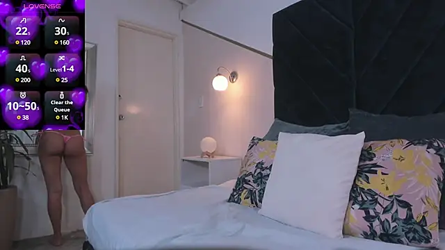 Snapshot of melaniee_jones chatting on 12/12/24, 06:10 melaniee jones online show from 12/12/24, 06:10