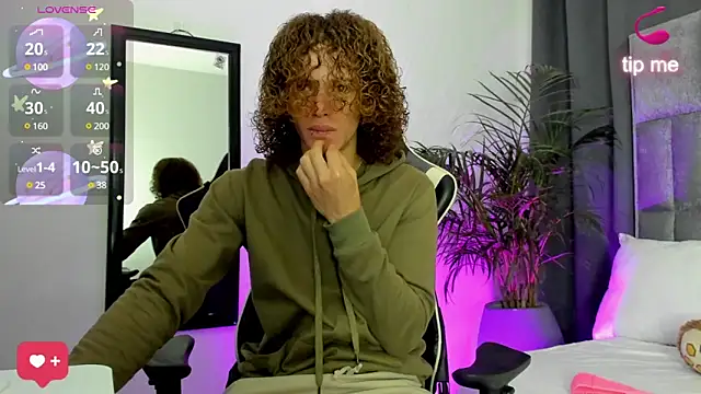 All3ssandr0 online show from 12/05/24, 01:58