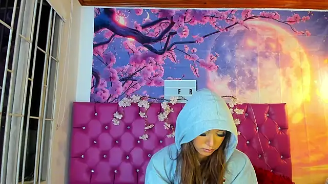 Nikol Rang   online show from 02/25/25, 10:15