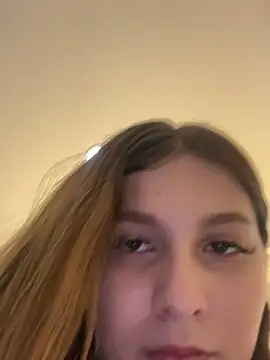 Snapshot of alexxa_ortiz chatting on 02/28/25, 03:26 alexxa ortiz online show from 02/28/25, 03:26