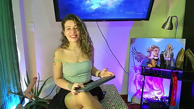 Snapshot of oriana_thomson2 chatting on 01/15/25, 04:00 oriana thomson2 online show from 01/15/25, 04:00