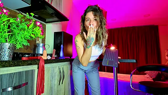 Snapshot of oriana_thomson2 chatting on 01/27/25, 11:22 oriana thomson2 online show from 01/27/25, 11:22