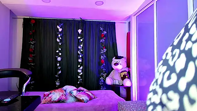 Snapshot of oriana_thomson2 chatting on 02/10/25, 05:36 oriana thomson2 online show from 02/10/25, 05:36