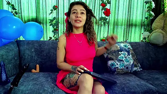 Snapshot of oriana_thomson2 chatting on 02/20/25, 02:57 oriana thomson2 online show from 02/20/25, 02:57