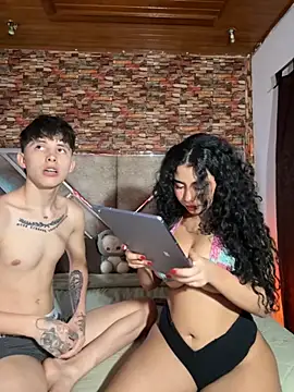 Snapshot of G_Poseidon_y_Cloe chatting on 11/30/25, 08:35 G Poseidon y Cloe online show from 11/30/25, 08:35