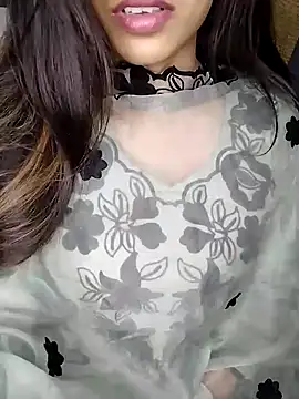 Snapshot of Sreya213 chatting on 12/03/24, 07:44 Sreya213 online show from 12/03/24, 07:44