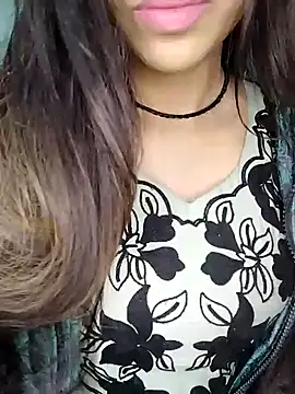 Snapshot of Sreya213 chatting on 12/07/24, 05:04 Sreya213 online show from 12/07/24, 05:04