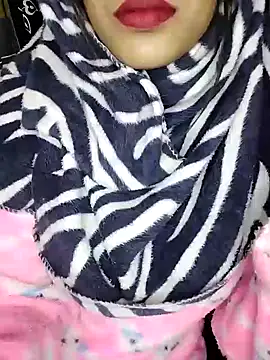 Snapshot of Sreya213 chatting on 12/22/24, 04:38 Sreya213 online show from 12/22/24, 04:38