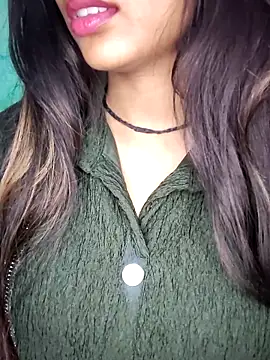 Snapshot of Sreya213 chatting on 12/29/24, 09:39 Sreya213 online show from 12/29/24, 09:39