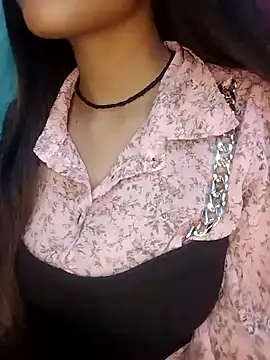 Snapshot of Sreya213 chatting on 01/03/25, 07:18 Sreya213 online show from 01/03/25, 07:18