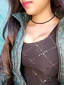 Snapshot of Sreya213 chatting on 01/06/25, 10:24 Sreya213 online show from 01/06/25, 10:24