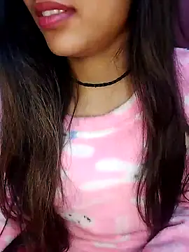 Snapshot of Sreya213 chatting on 01/13/25, 10:14 Sreya213 online show from 01/13/25, 10:14