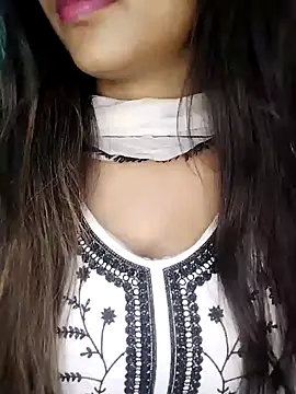 Snapshot of Sreya213 chatting on 01/17/25, 07:27 Sreya213 online show from 01/17/25, 07:27