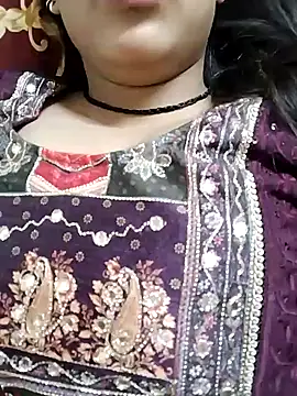 Snapshot of Sreya213 chatting on 01/22/25, 08:06 Sreya213 online show from 01/22/25, 08:06