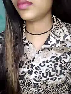 Snapshot of Sreya213 chatting on 01/25/25, 03:41 Sreya213 online show from 01/25/25, 03:41