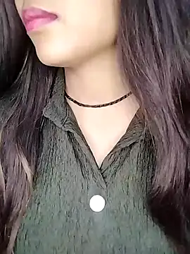 Snapshot of Sreya213 chatting on 01/29/25, 08:04 Sreya213 online show from 01/29/25, 08:04