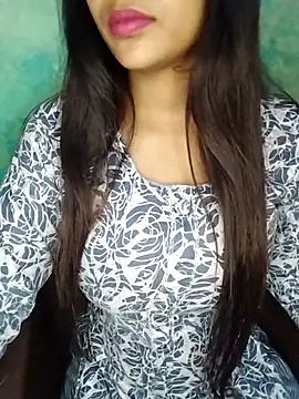 Snapshot of Sreya213 chatting on 10/16/25, 04:13 Sreya213 online show from 10/16/25, 04:13