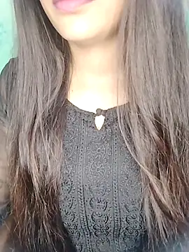 Snapshot of Sreya213 chatting on 10/17/25, 04:37 Sreya213 online show from 10/17/25, 04:37