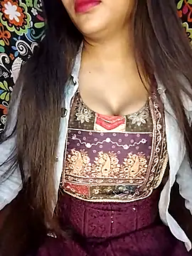 Snapshot of Sreya213 chatting on 02/13/26, 04:47 Sreya213 online show from 02/13/26, 04:47