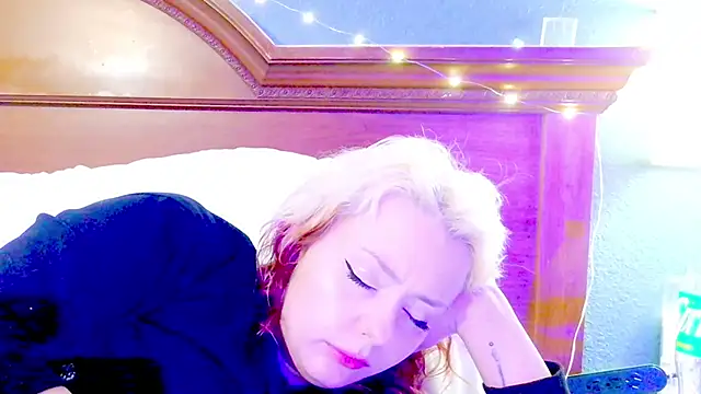 SkarlettRose96 online show from 04/23/26, 12:45