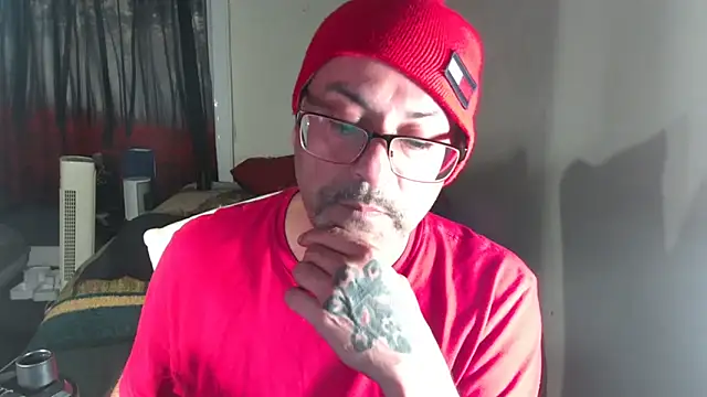 Snapshot of RickStone51 chatting on 10/15/25, 12:33 RickStone51 online show from 10/15/25, 12:33