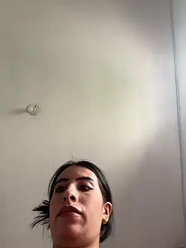 IssabellaLopez online show from 05/20/26, 04:46