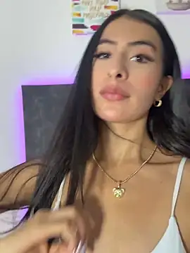 IssabellaLopez online show from 06/10/26, 05:01