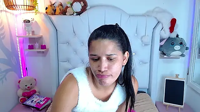 Alison Wiley online show from 03/11/26, 06:47